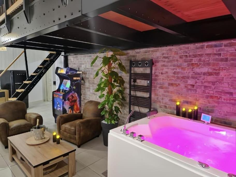Au Spa De Llea Suite Retro أفينيون المظهر الخارجي الصورة