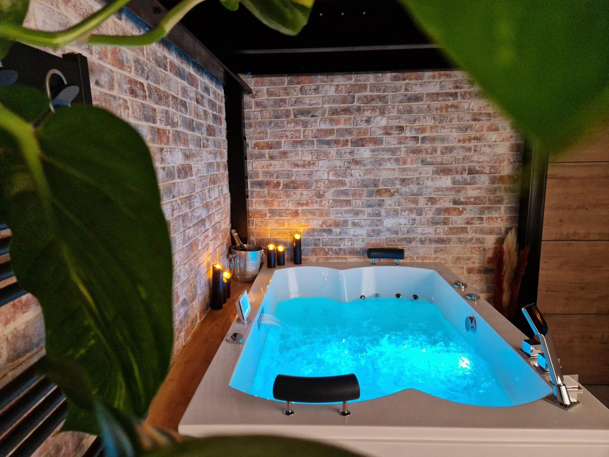 Au Spa De Llea Suite Retro أفينيون المظهر الخارجي الصورة