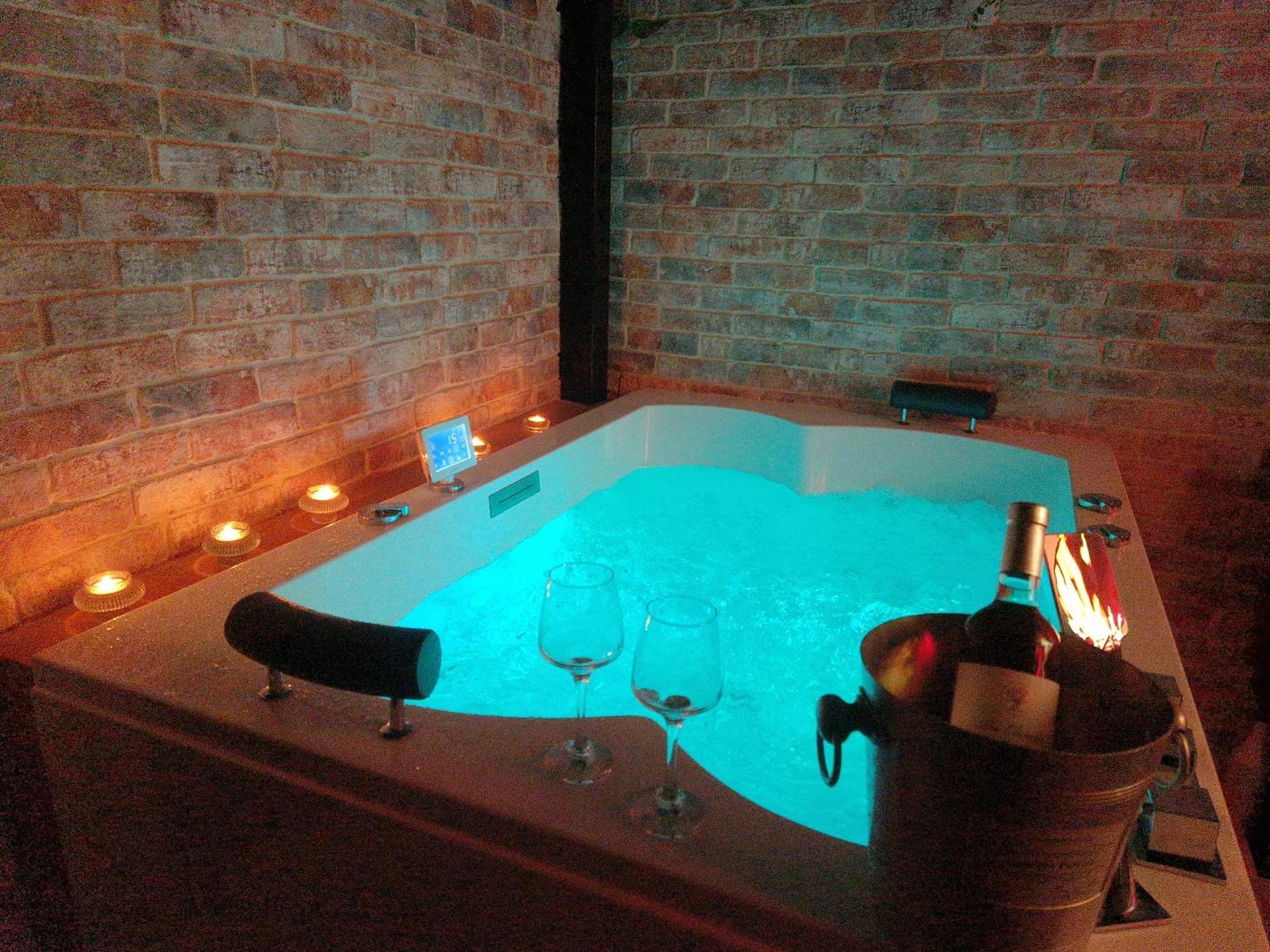 Au Spa De Llea Suite Retro أفينيون المظهر الخارجي الصورة